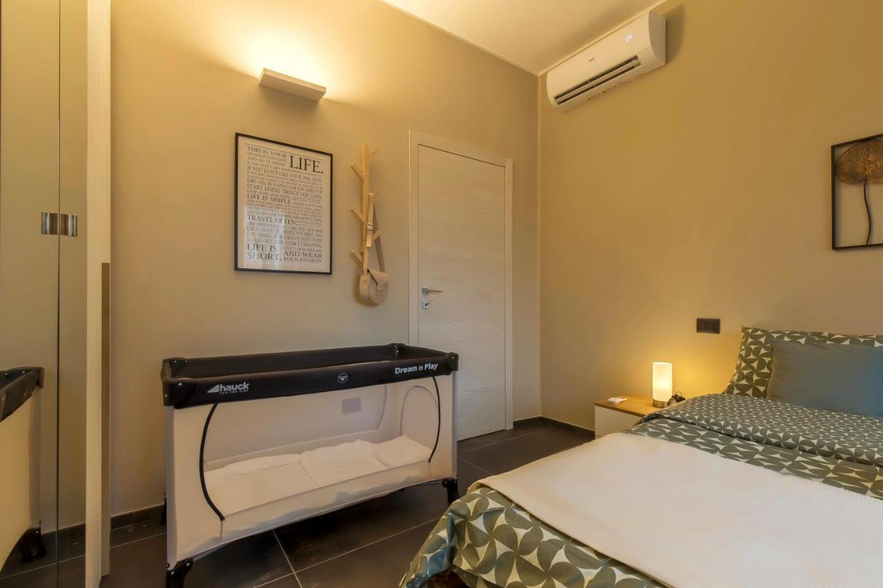 Modern & Bright 2 Bedroom Flat 50M From M4 Stop Milaan Buitenkant foto