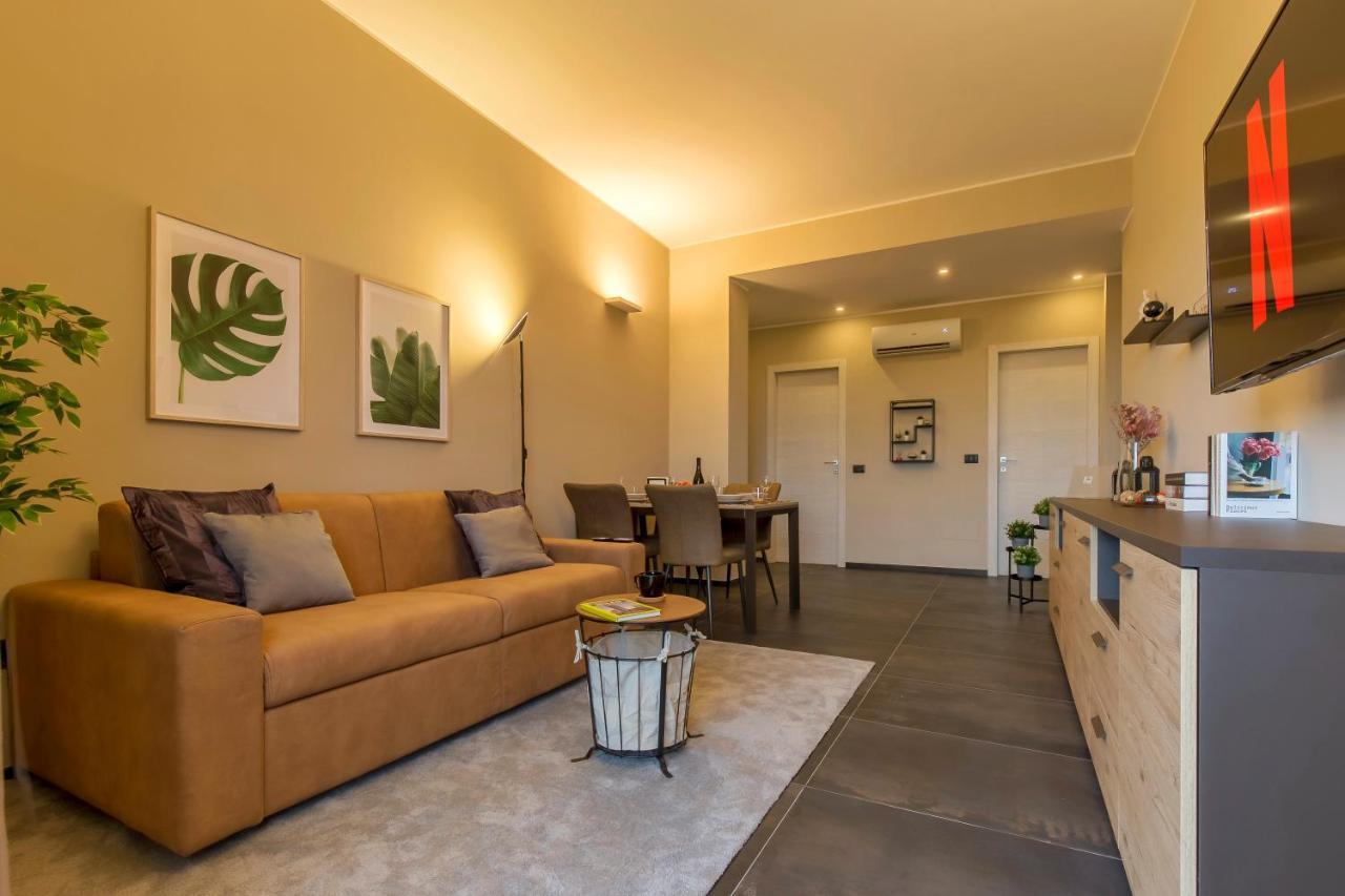 Modern & Bright 2 Bedroom Flat 50M From M4 Stop Milaan Buitenkant foto