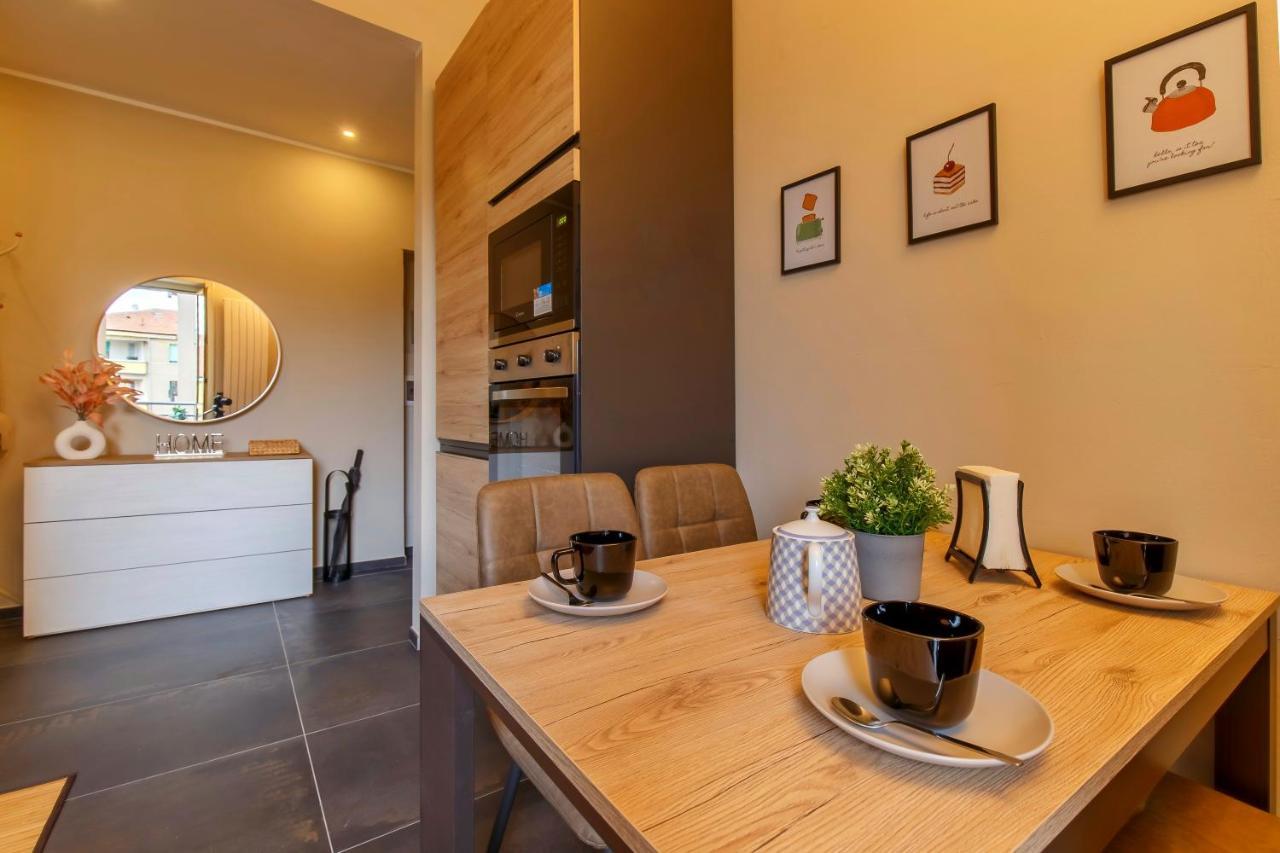 Modern & Bright 2 Bedroom Flat 50M From M4 Stop Milaan Buitenkant foto